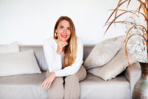 Mehr über den Artikel erfahren Nicole Michalandos – Yogalehrerin und Gründerin von Soul-Body-Spirit